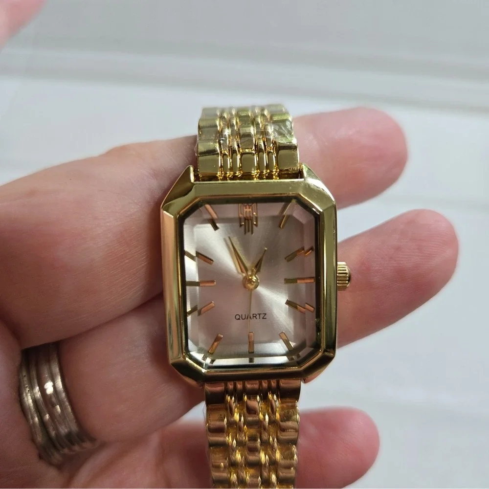 BestKang Goldtone Women's 26mm FashionWatch. Square,Quartz, Fold Over Clasp.